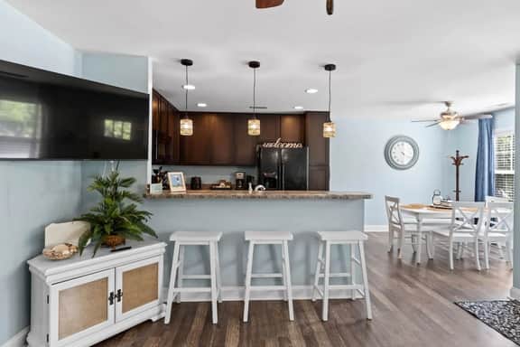 3 Buoys on Second𓇼Sleeps 10+Game Room+Spacious - Image 4